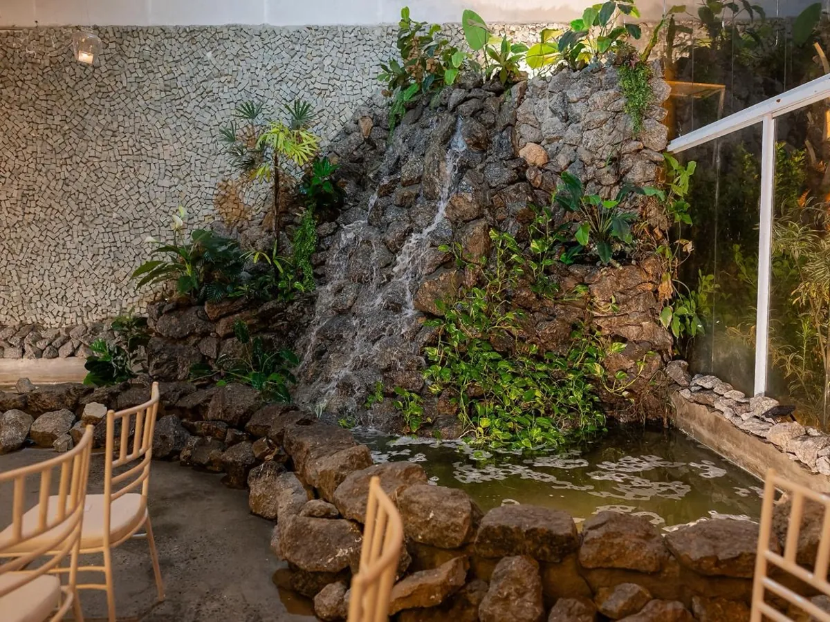 Cascata e chafariz do Espaço Garden